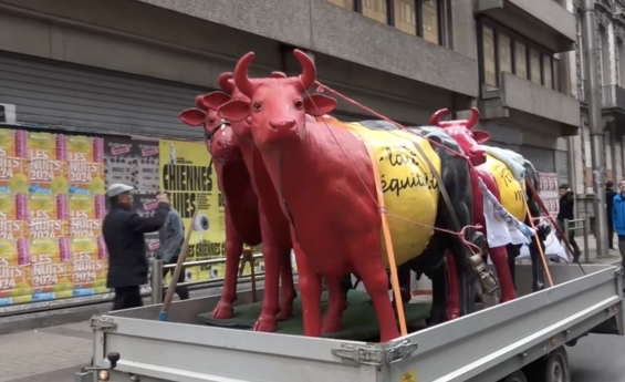 Protesto de agricultores em Bruxelas, o terceiro desde 01 de fevereiro 