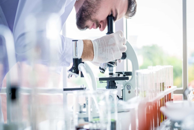 Governo: Bolseiros de Investigação Científica preocupados com fim do Ministério da Ciência