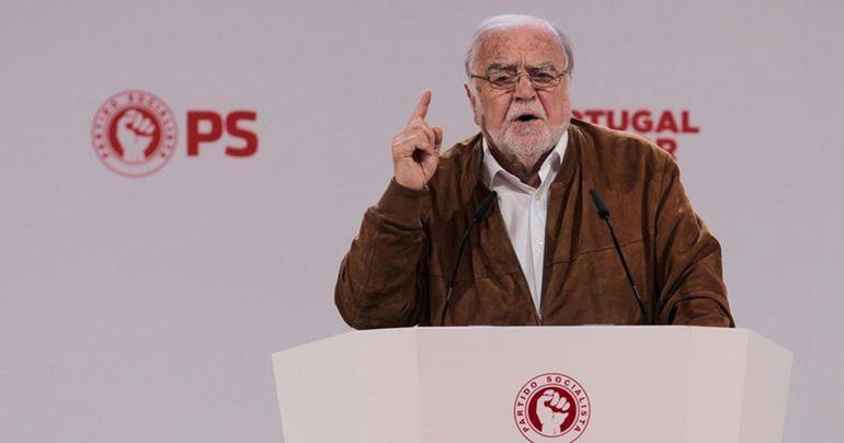 A esquerda que derruba a esquerda no poder, abrindo caminho à direita
