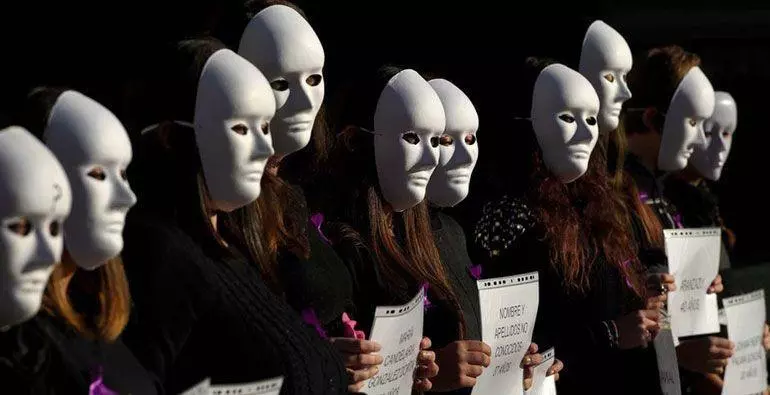 Um protesto em Espanha contra a violência de género | Reuters